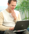 Bild: © Monster.de Bewerbung am Computer