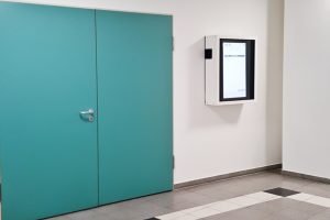Qualmende Monitore machen Fluchtwege zur Panikfalle
