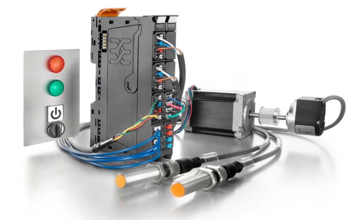 Industrie 4.0Multifunktionales Steuermodul holt Schrittmotoren ins Automatisierungskonzept