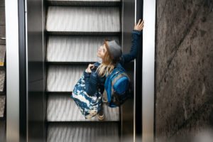 Mit UV-C-Strahlen und Apps geht Kone gegen Keime vor