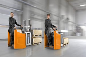 Lagertechnik mit Standplattform schützt Fahrerfüße